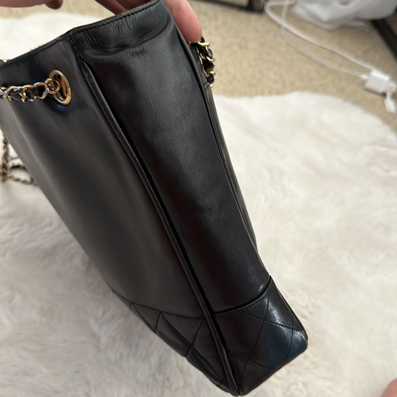 AUTHENTIC CHANEL BLACK VINTAGE BAG WITH BOX - Picture 7 of 17